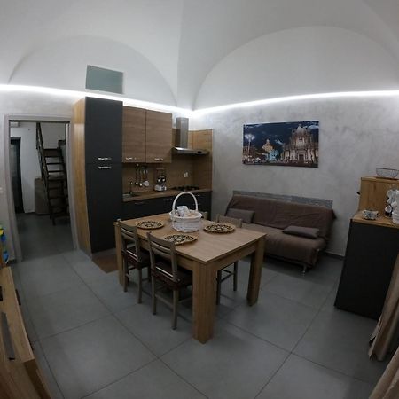 Aitho Apartment 45 Catánia Buitenkant foto
